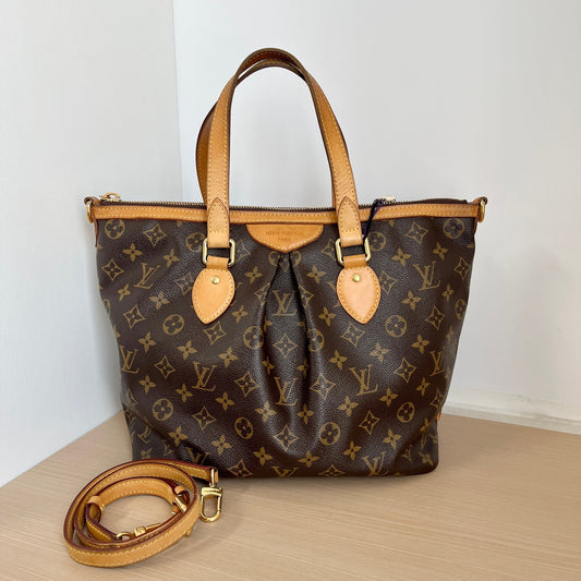 LOUIS VUITTON<br>Shoulder Bag