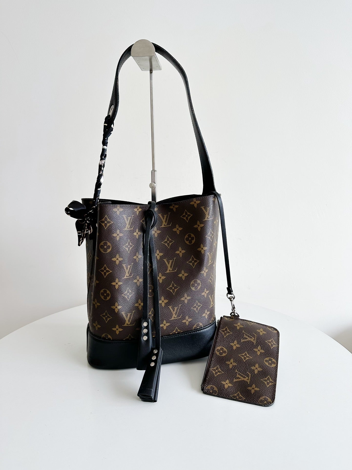 LOUIS VUITTON<br> HANDBAG