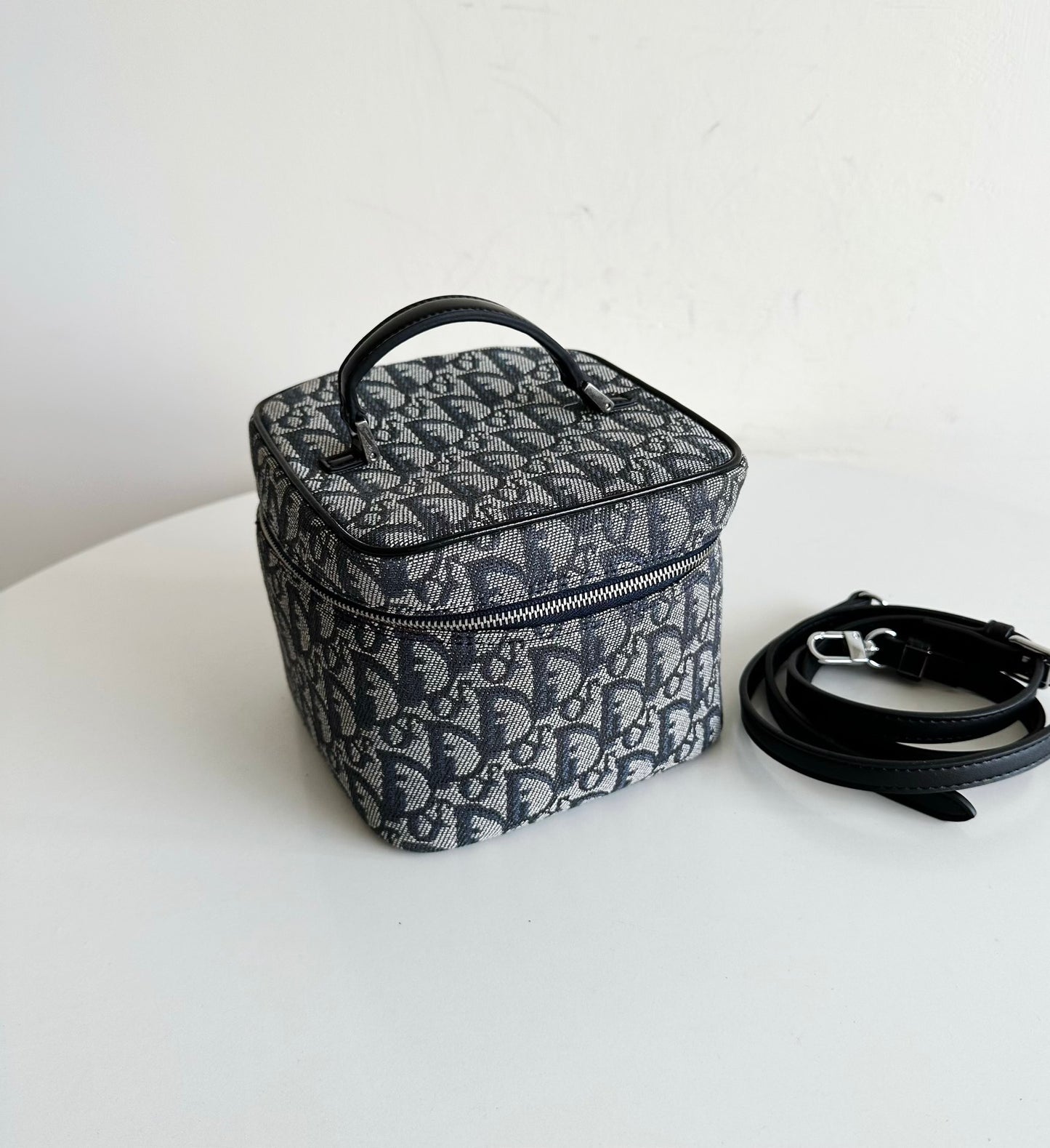 CHRISTIAN DIOR<br>Crossbody Bag