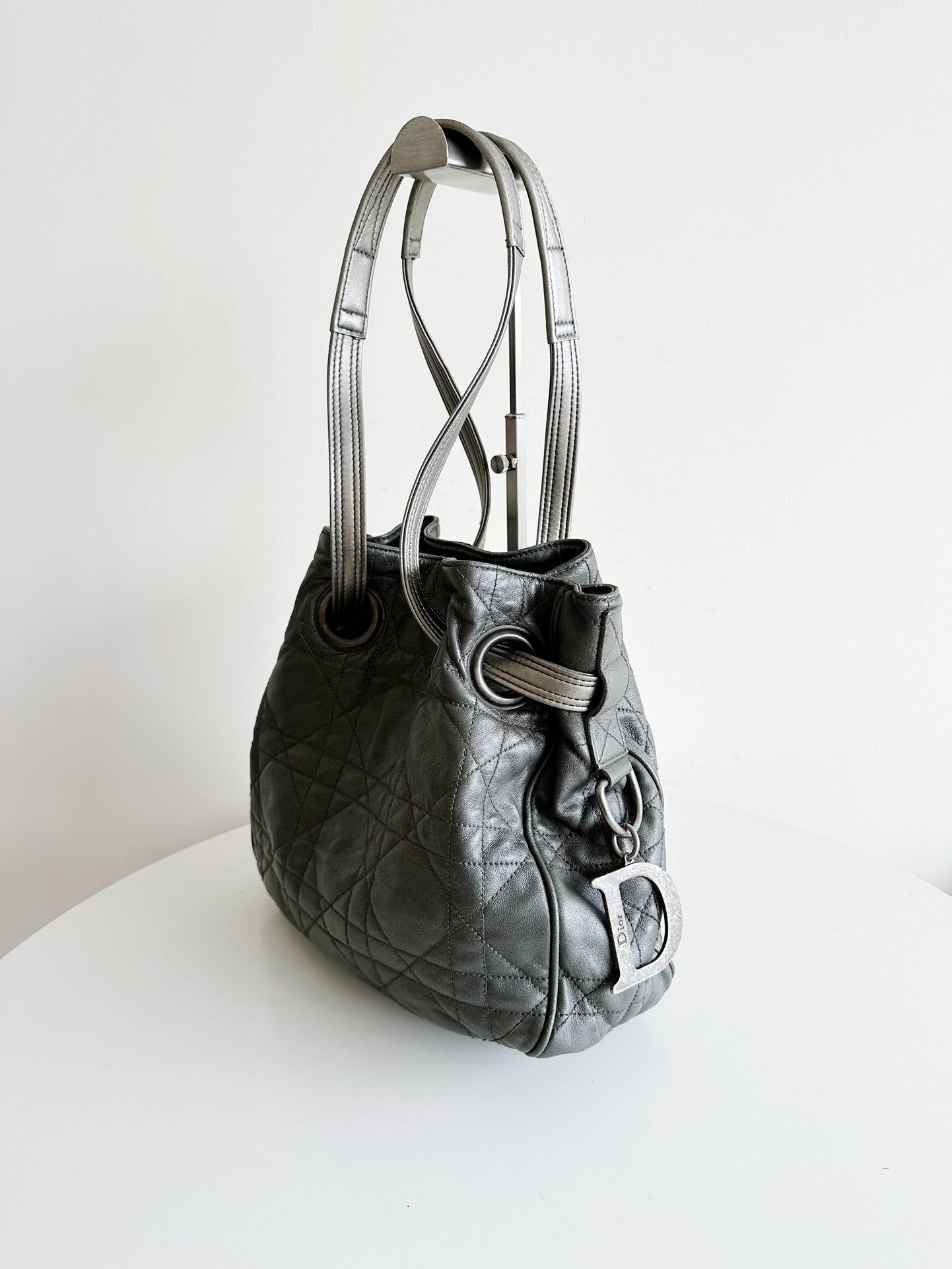 CHRIASIAN DIOR<br>HANDBAG