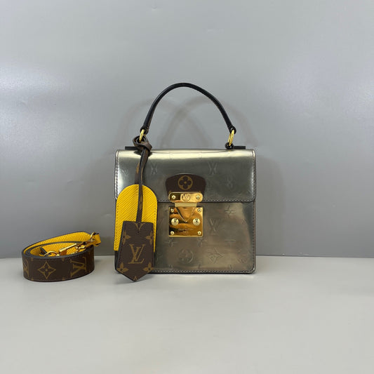 LOUIS VUITTON<br>Shoulder Bag