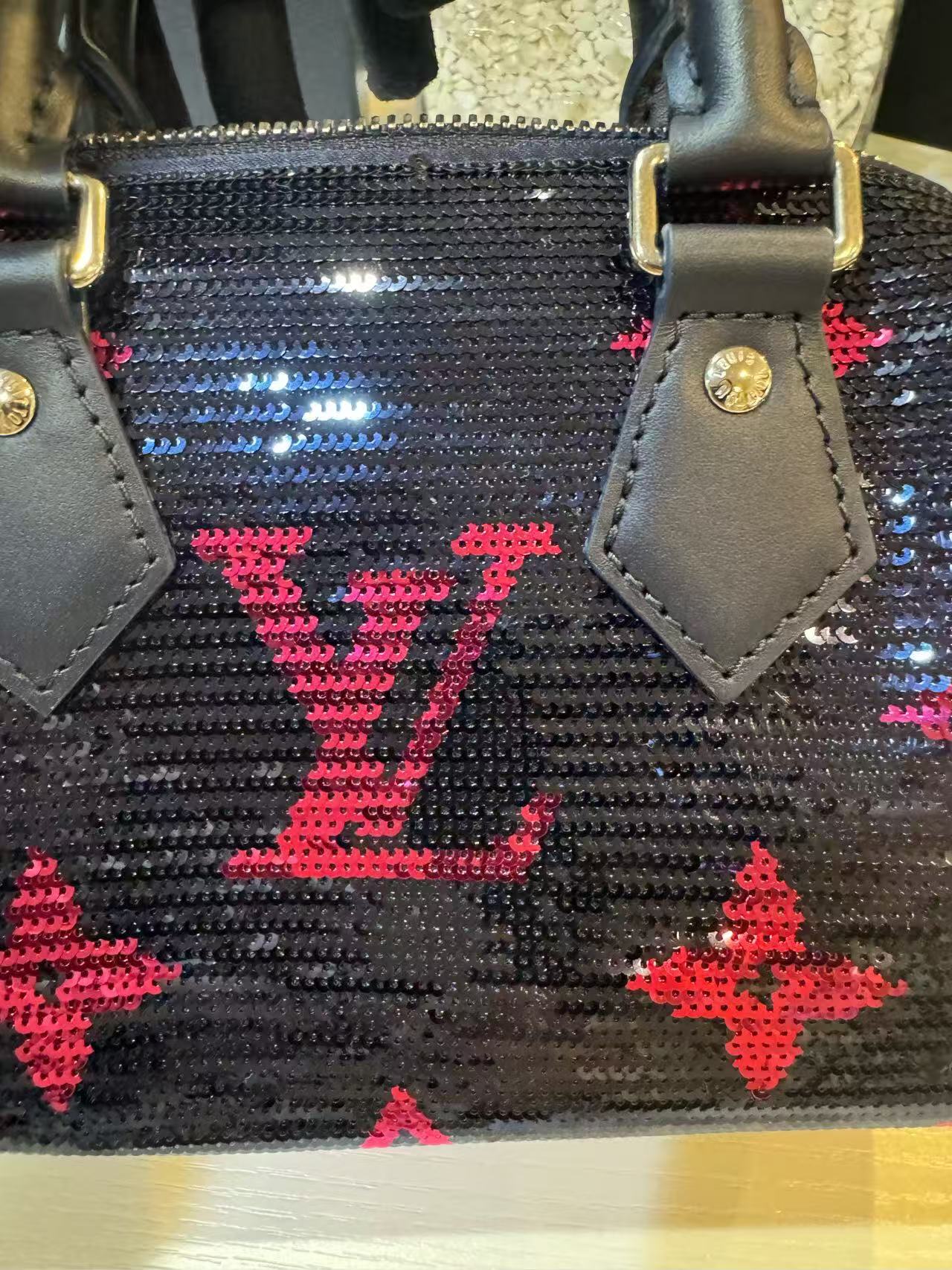 LOUIS VUITTON<br>Speedy Bandouliere 18