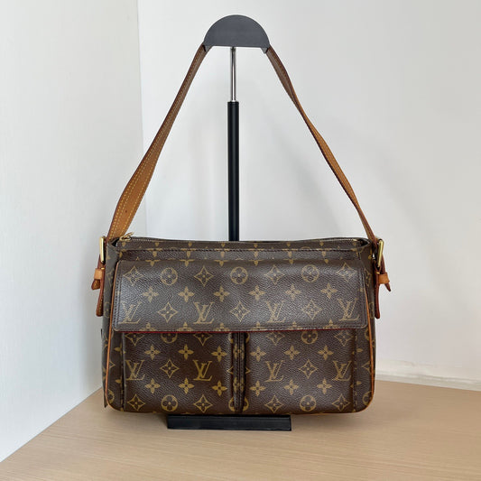 LOUIS VUITTON<br>Shoulder Bag