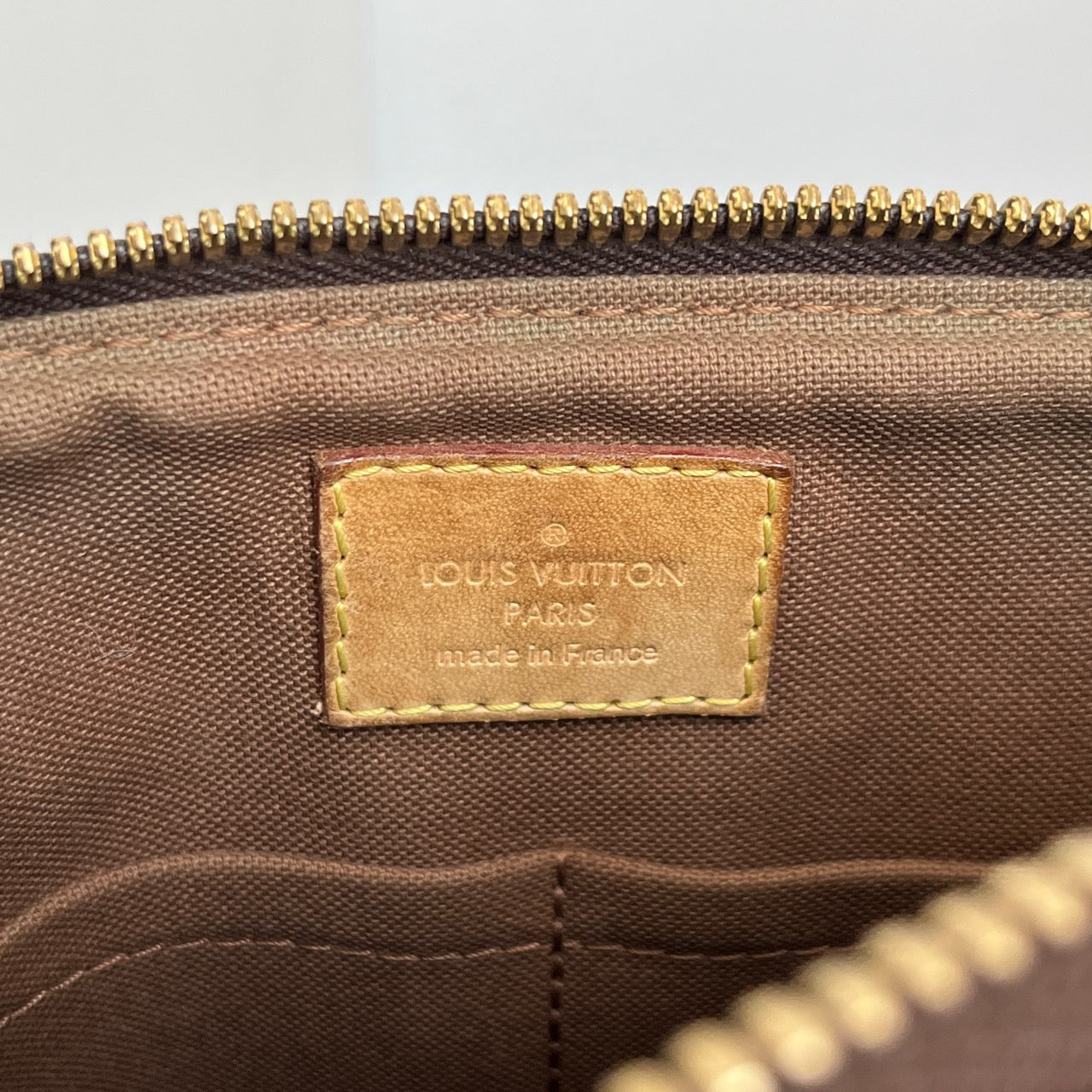 LOUIS VUITTON<br>Shoulder Bag