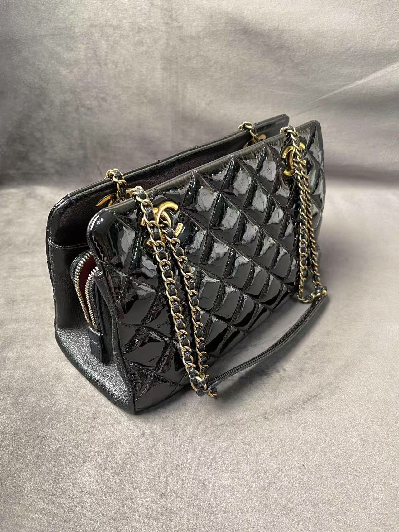 CHANEL<br>Small Shopping Tote CC Logo