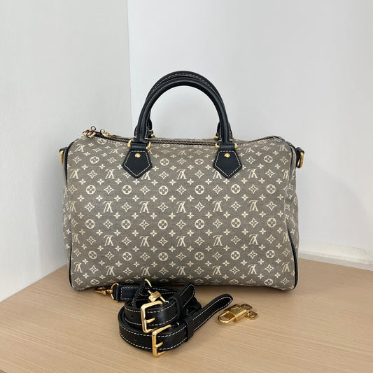 LOUIS VUITTON<br>Shoulder Bag