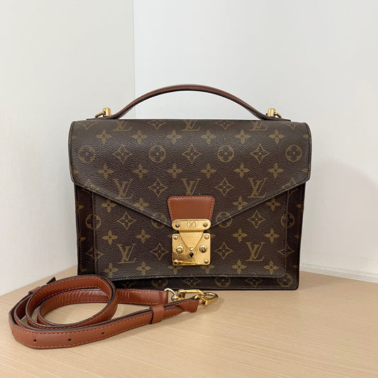 LOUIS VUITTON<br>Shoulder Bag
