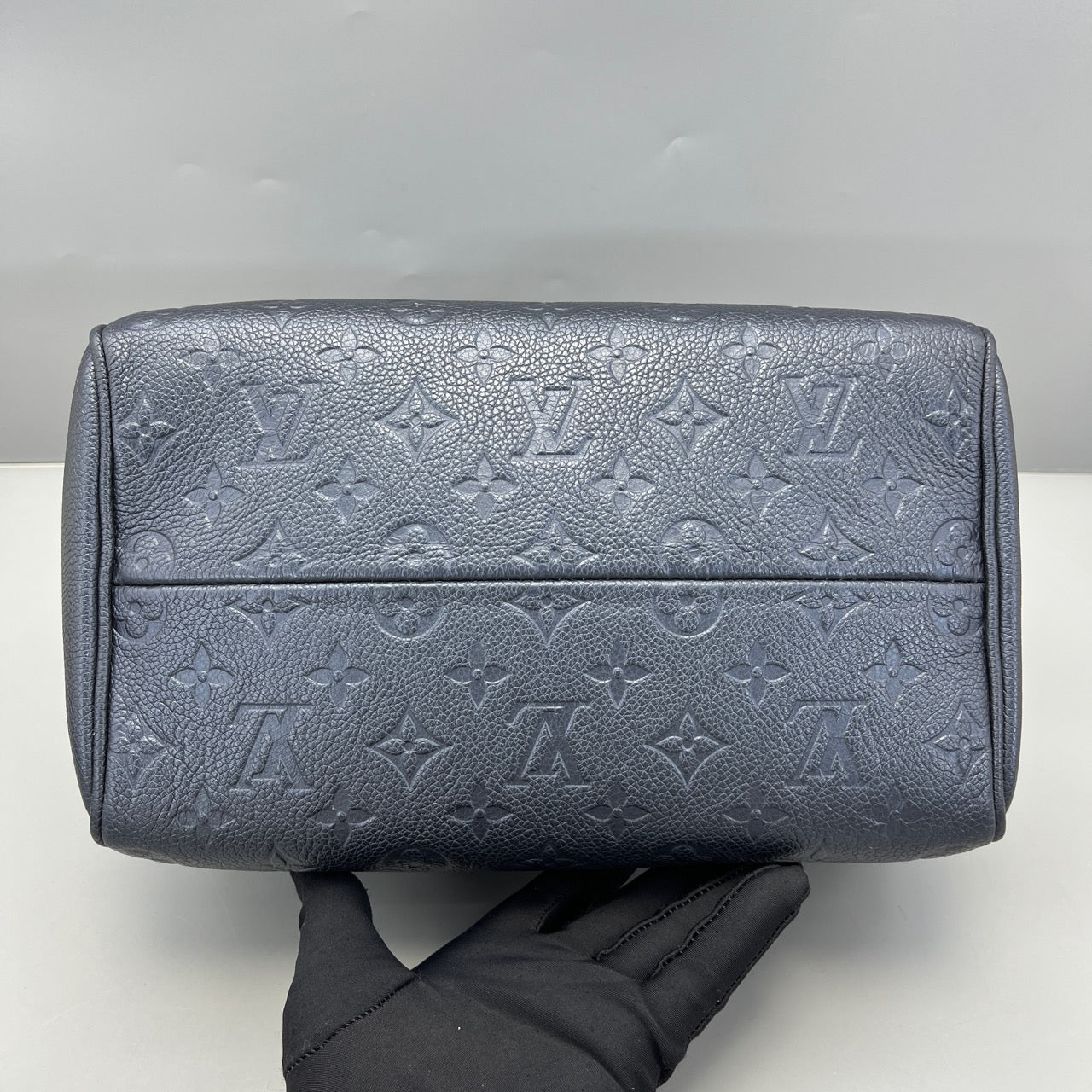 LOUIS VUITTON<br>Shoulder Bag