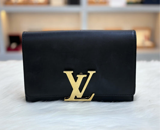 LOUIS VUITTON<br>Shoulder Bag