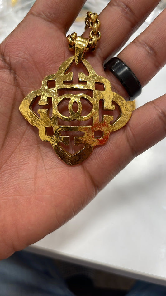 Selection of 18 items