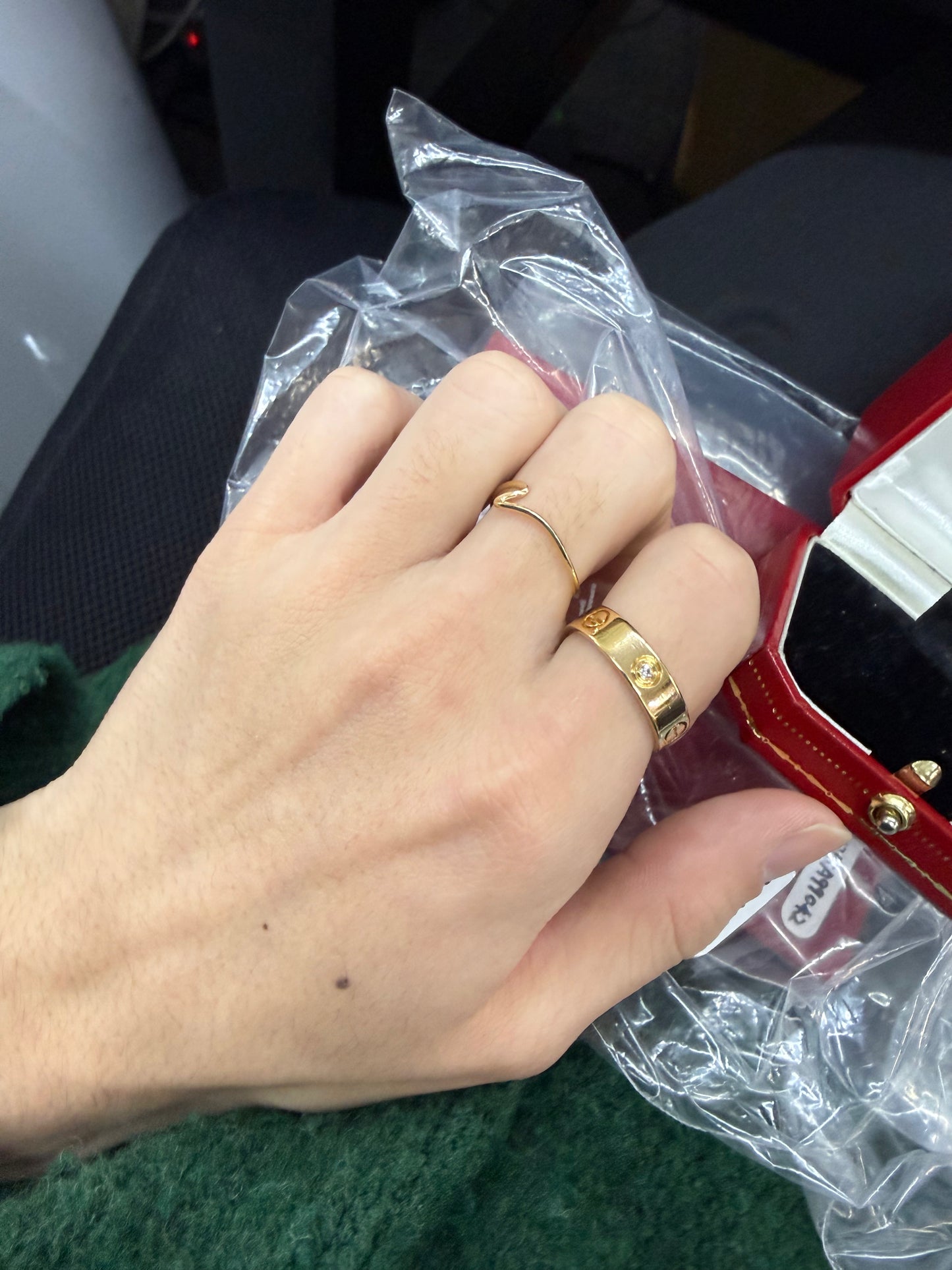 cartier Love ring 3P Diamond deposit