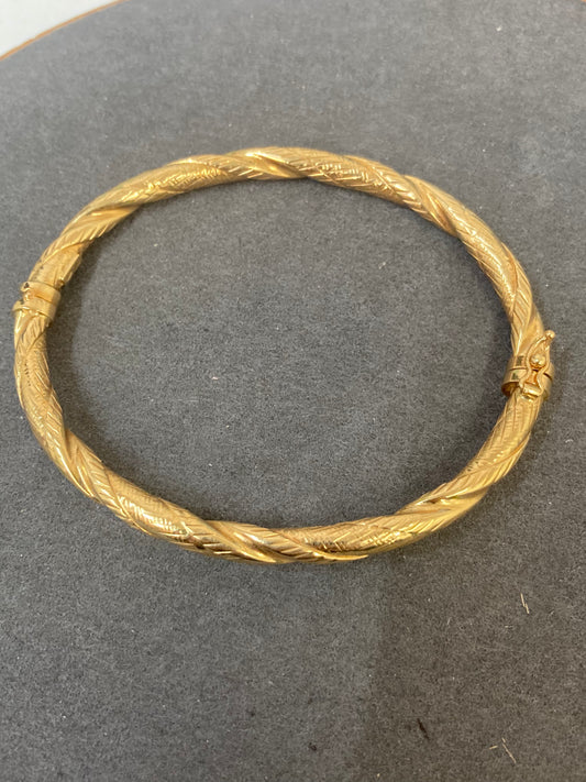 750 Bangle Italy 8.3g