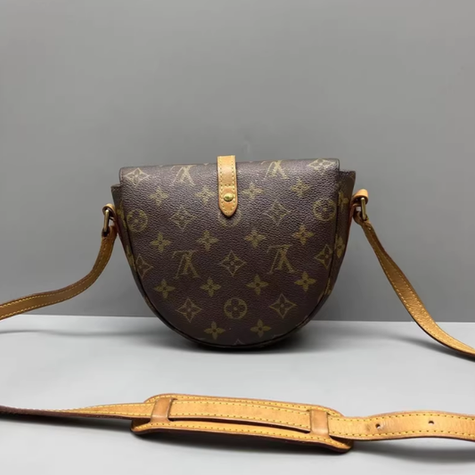 LOUIS VUITTON<br>Shoulder bag