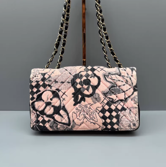 CHANEL<br>Shoulder bag