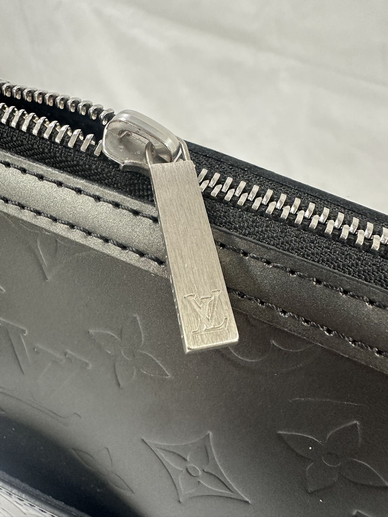 LOUIS VUITTON<br>Monogram Mat Sutter Bag