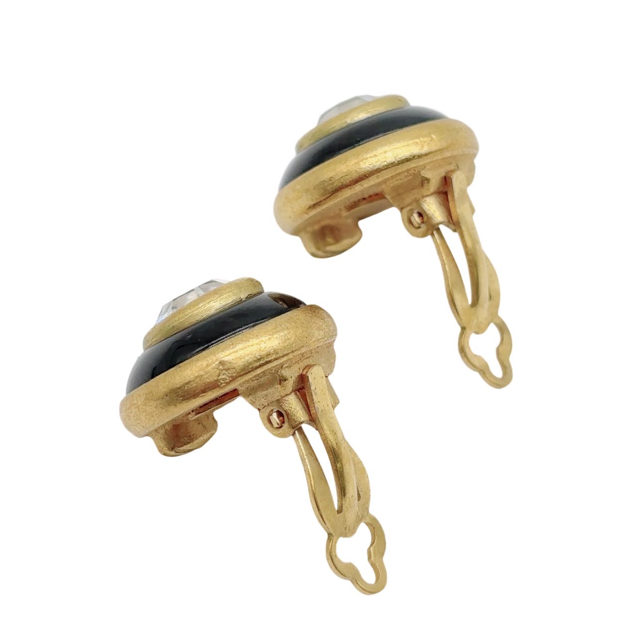 CHANEL<br> Des boucles d'oreilles