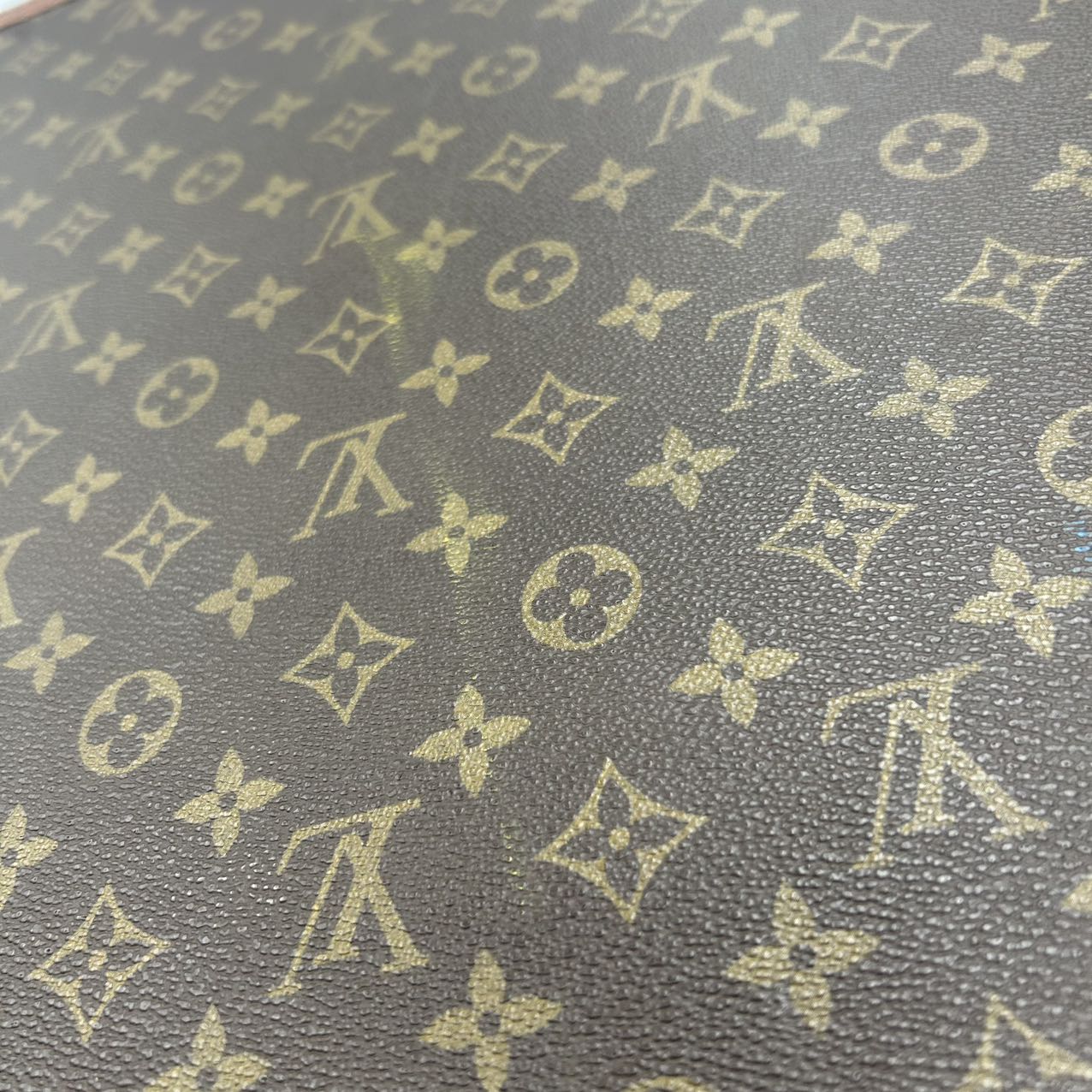 LOUIS VUITTON<br> Koffer mit Monogramm