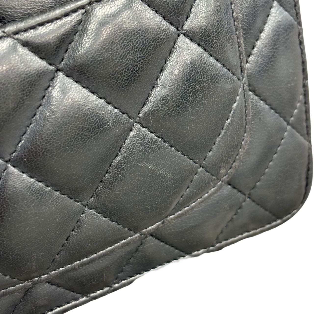 CHANEL<br> Portefeuille Sur Chaîne En Cuir D'Agneau Matelasse