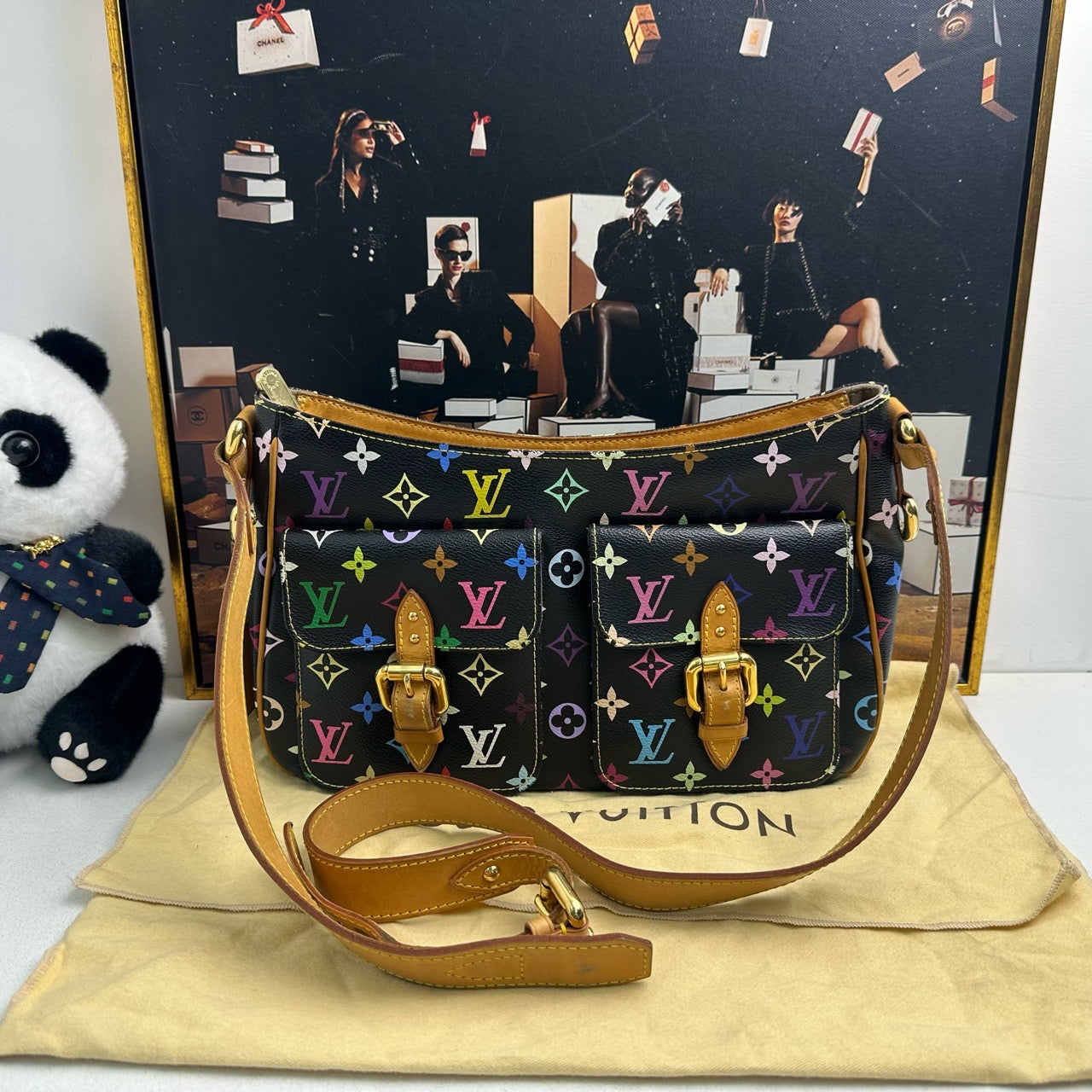 LOUIS VUITTON<br>Crossbody Bag