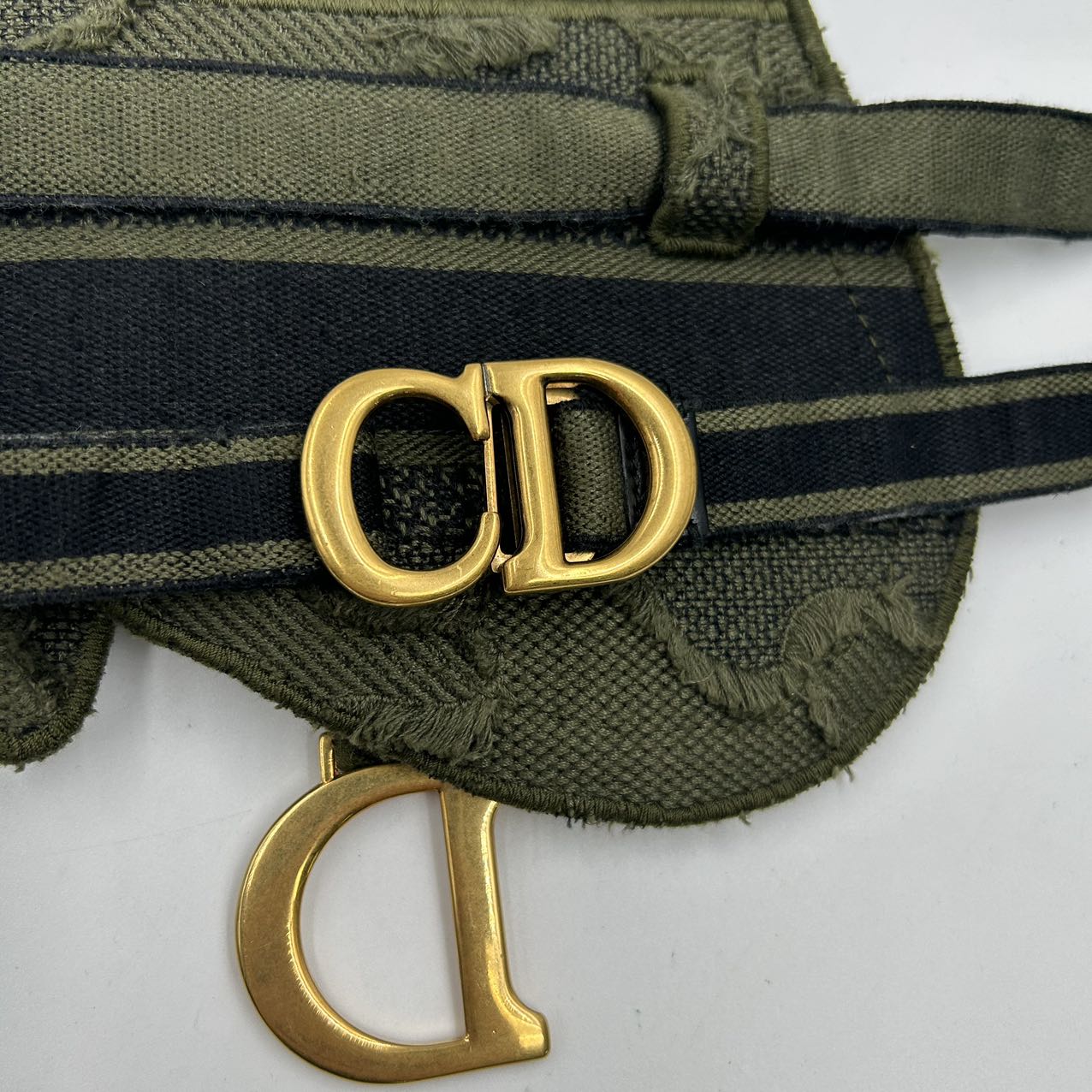 CHRISTIAN DIOR<br> Sattel-Gürteltasche in Camouflage-Optik