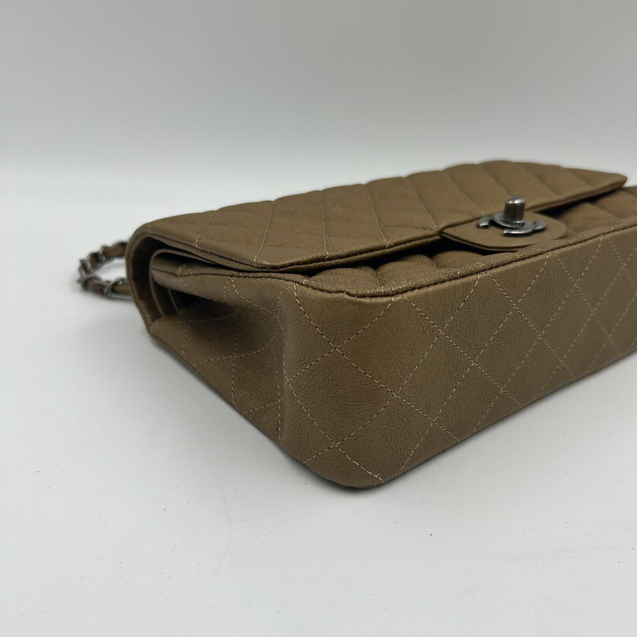 CHANEL<br> Matelassé Handtasche Beige