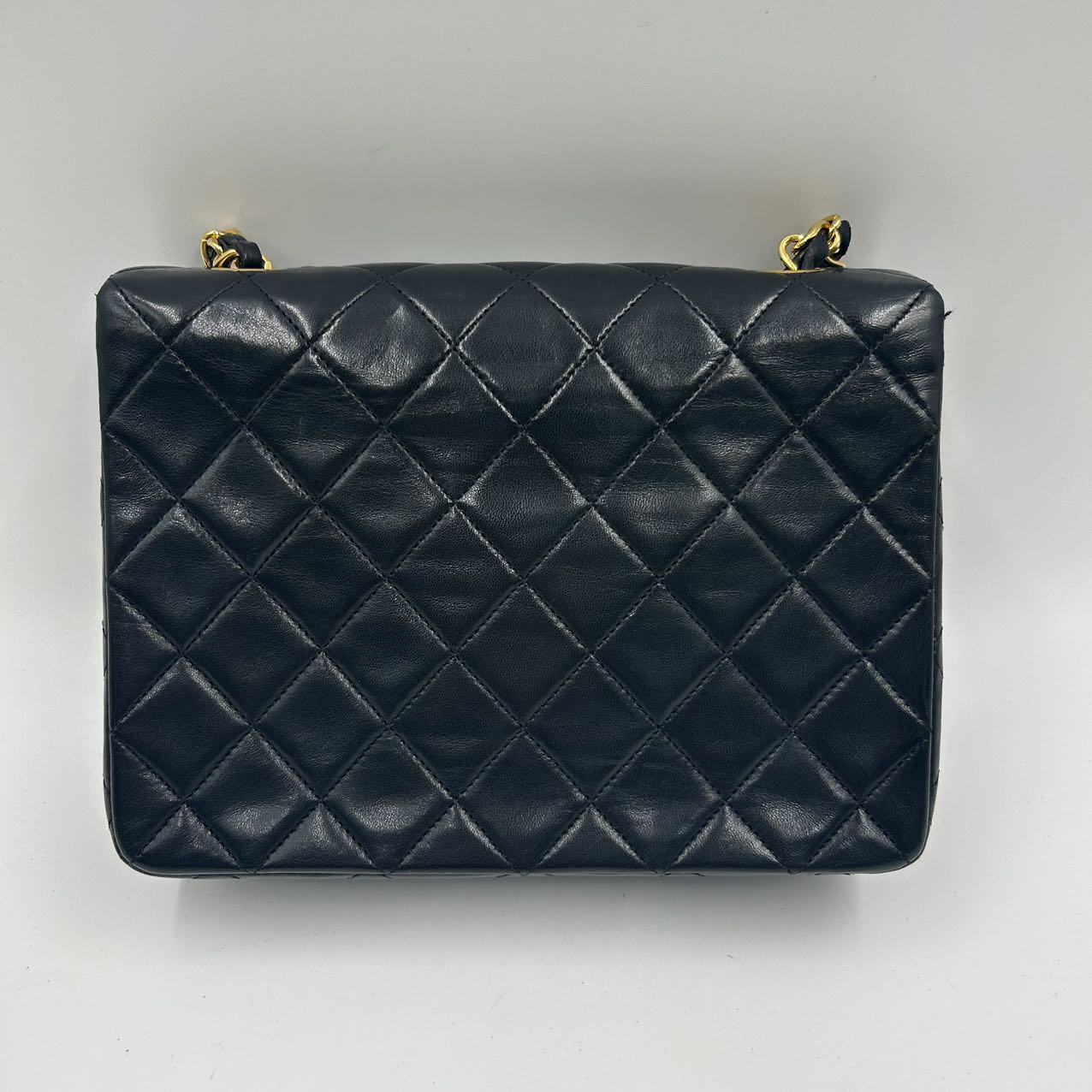 CHANEL<br> Matelassé Mini 20 Schultertasche mit Kette