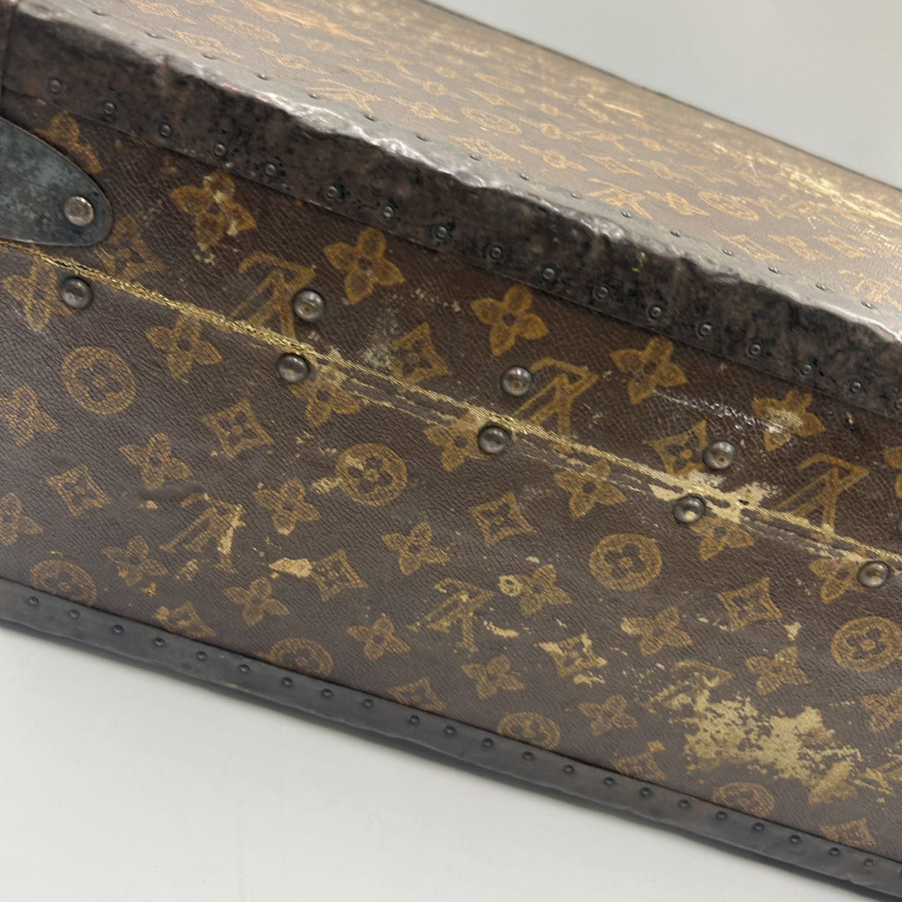 LOUIS VUITTON<br> Koffer mit Monogramm