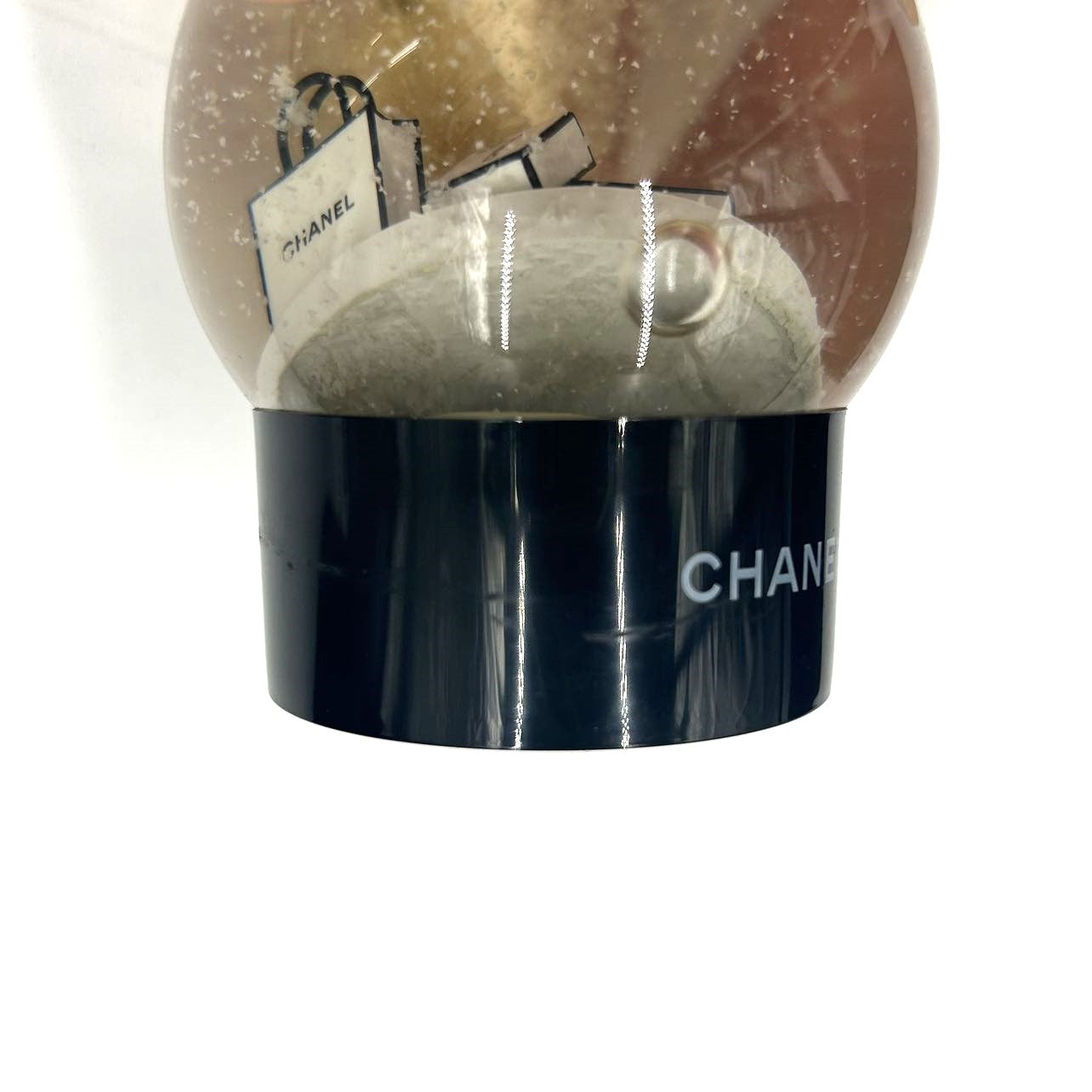 CHANEL<br>Snow Globe Dome