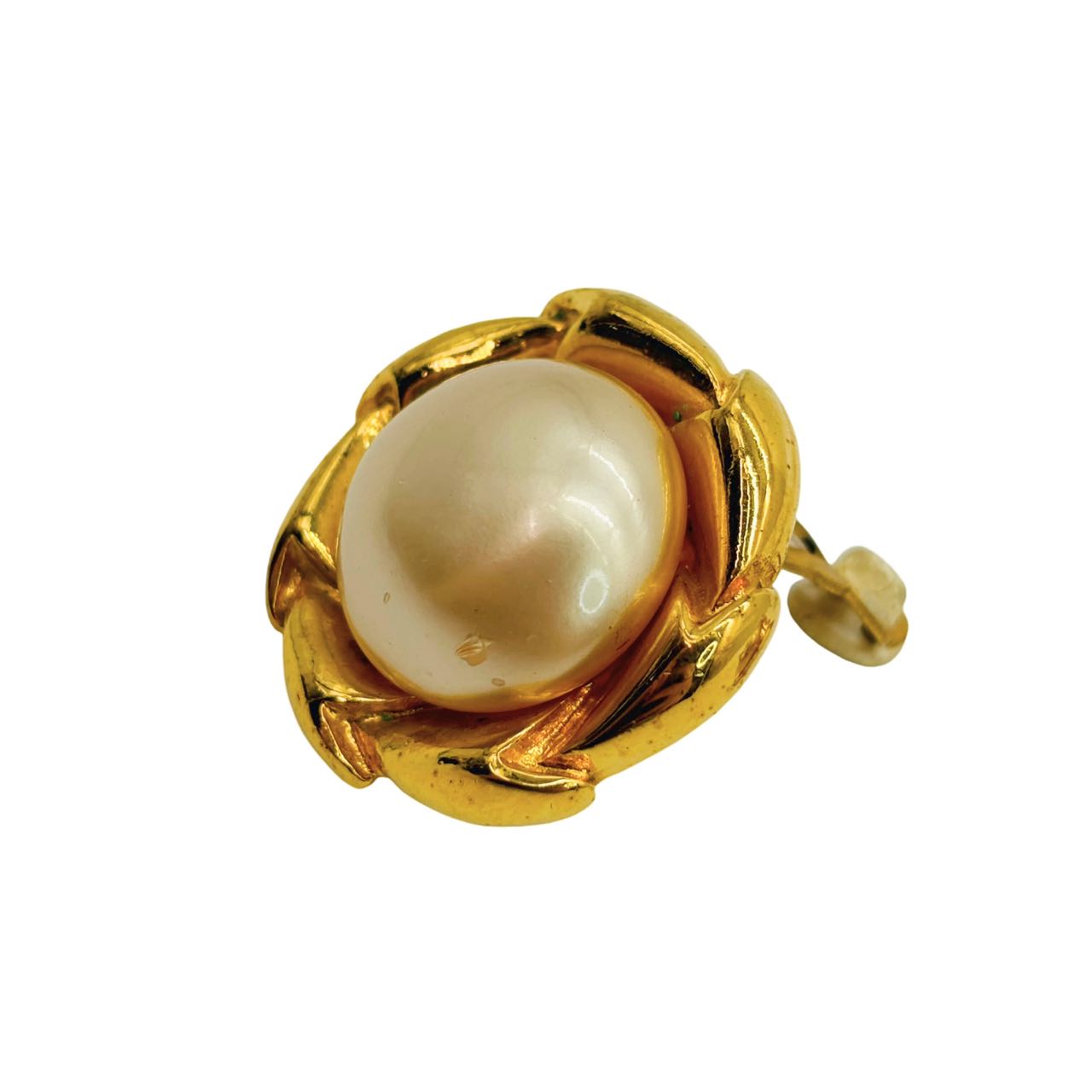 CHANEL <br> Pearl Earrings Gold