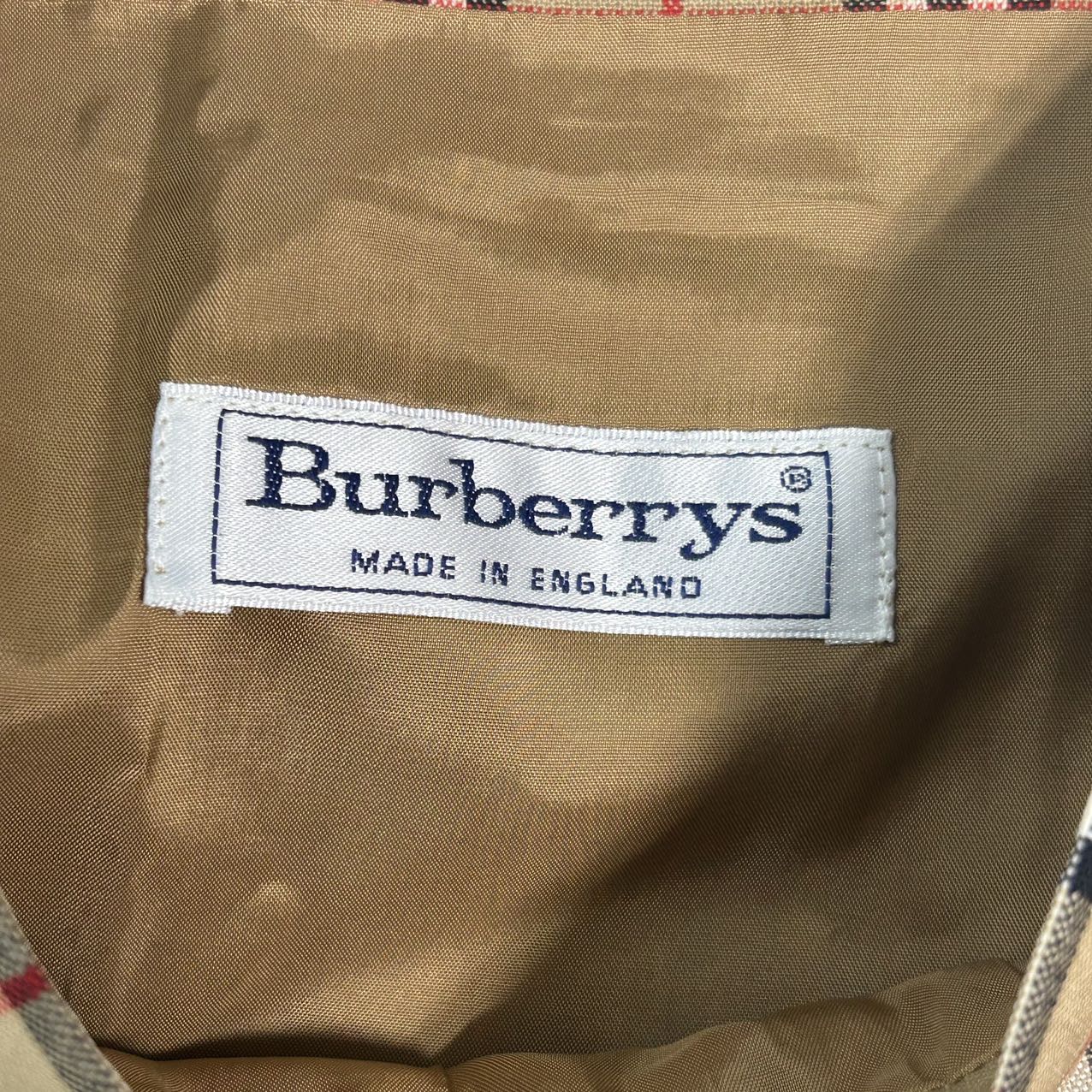 BURBERRY<br>Check Skirt