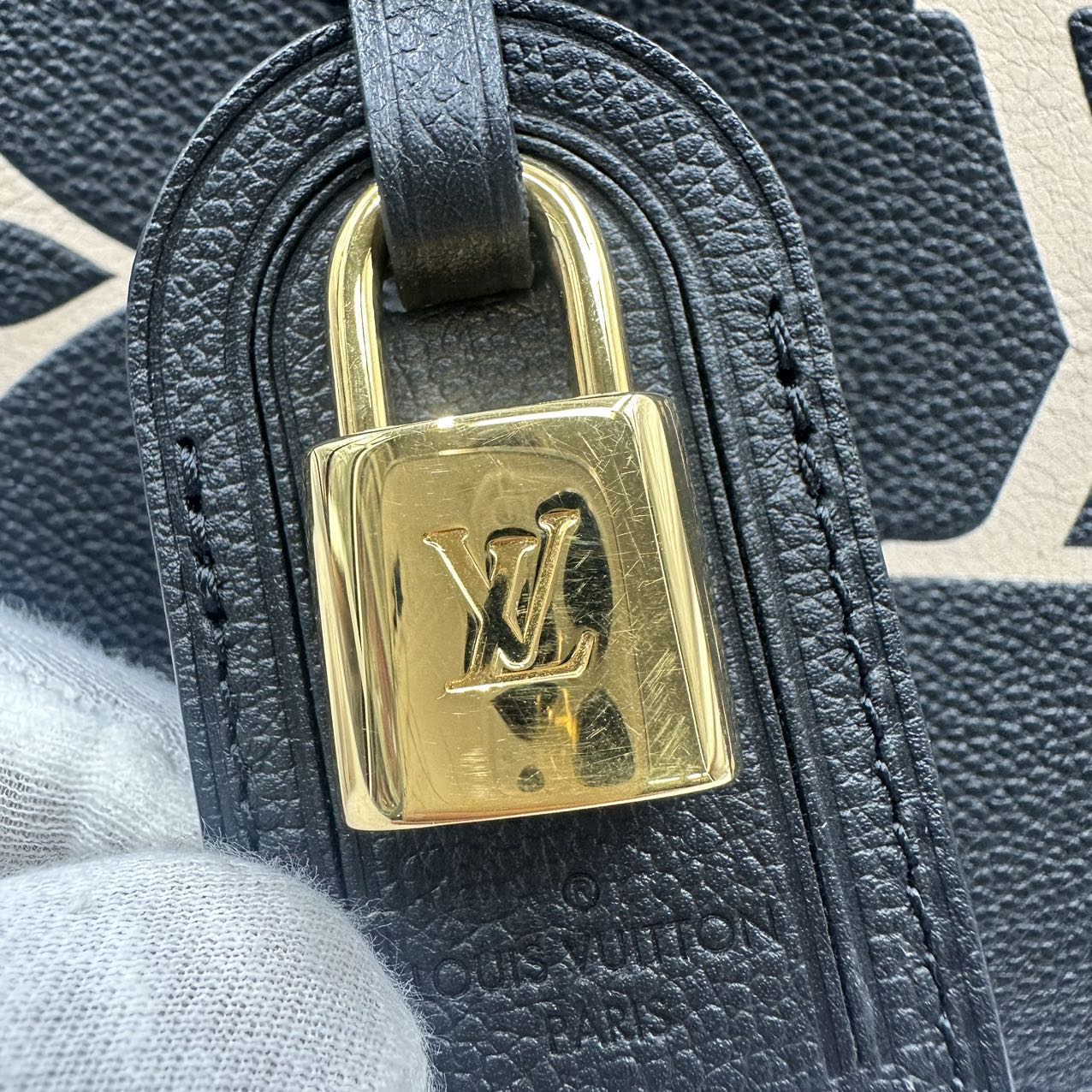 LOUIS VUITTON<br>Monogram Bag