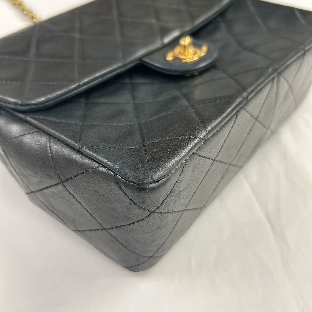 CHANEL <br>Matelasse Chain Shoulder Bag