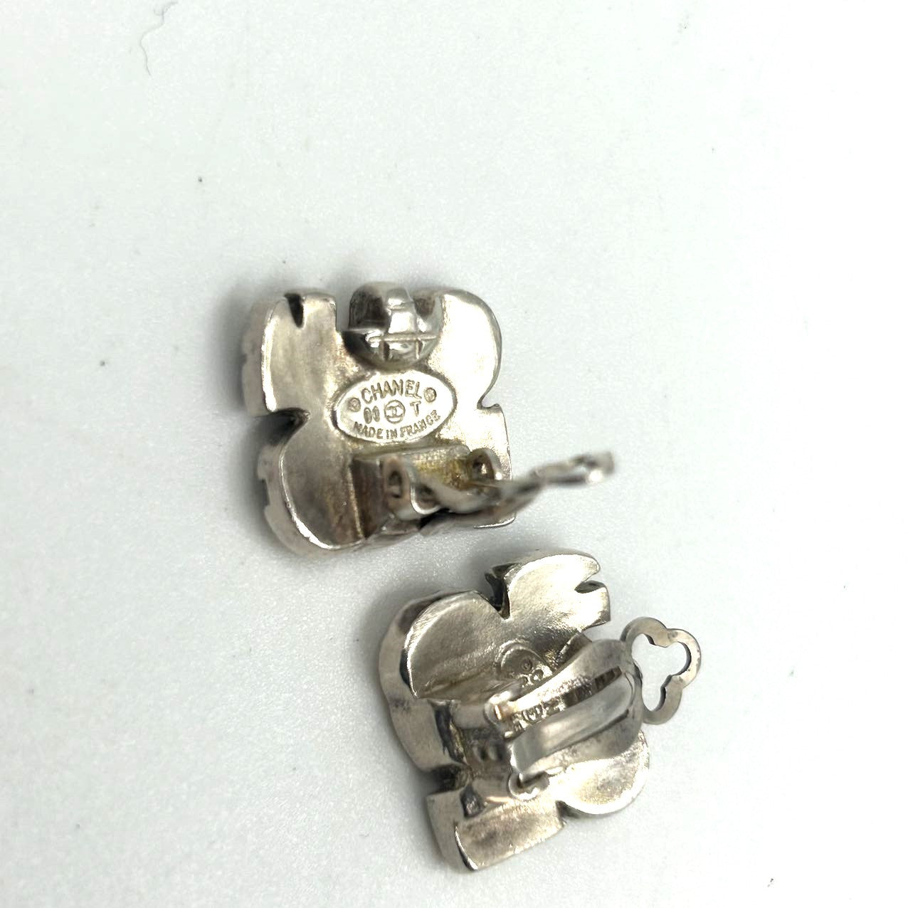 CHANEL<br>Beige CC Earrings