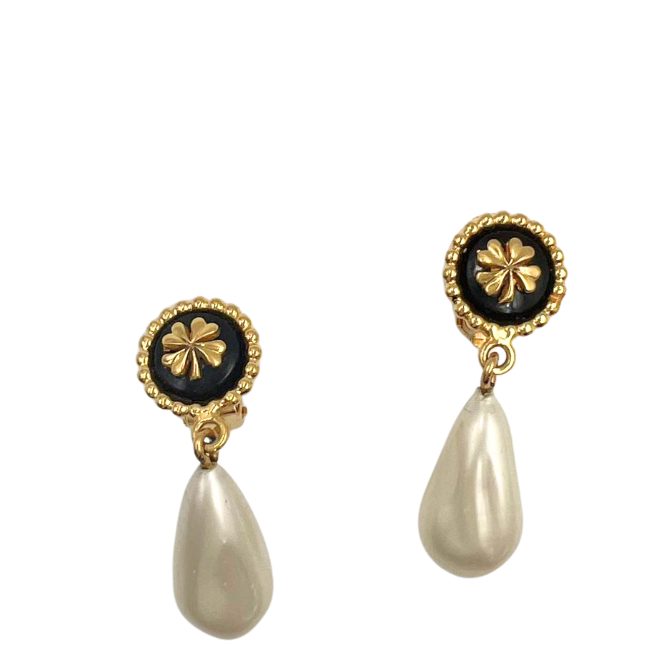 CHANEL<br>CoCo Mark Pearl Earrings