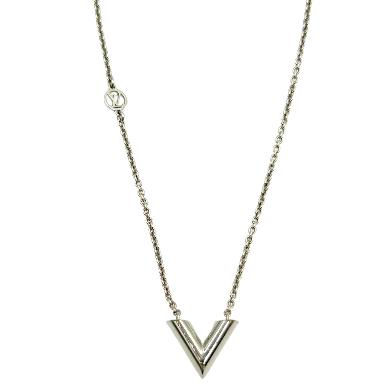 LOUIS VUITTON <br>Essential V Necklace