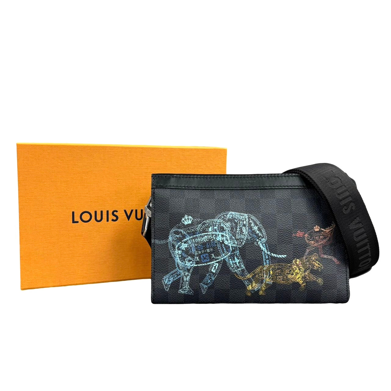 LOUIS VUITTON <br> Gaston Wearable Wallet