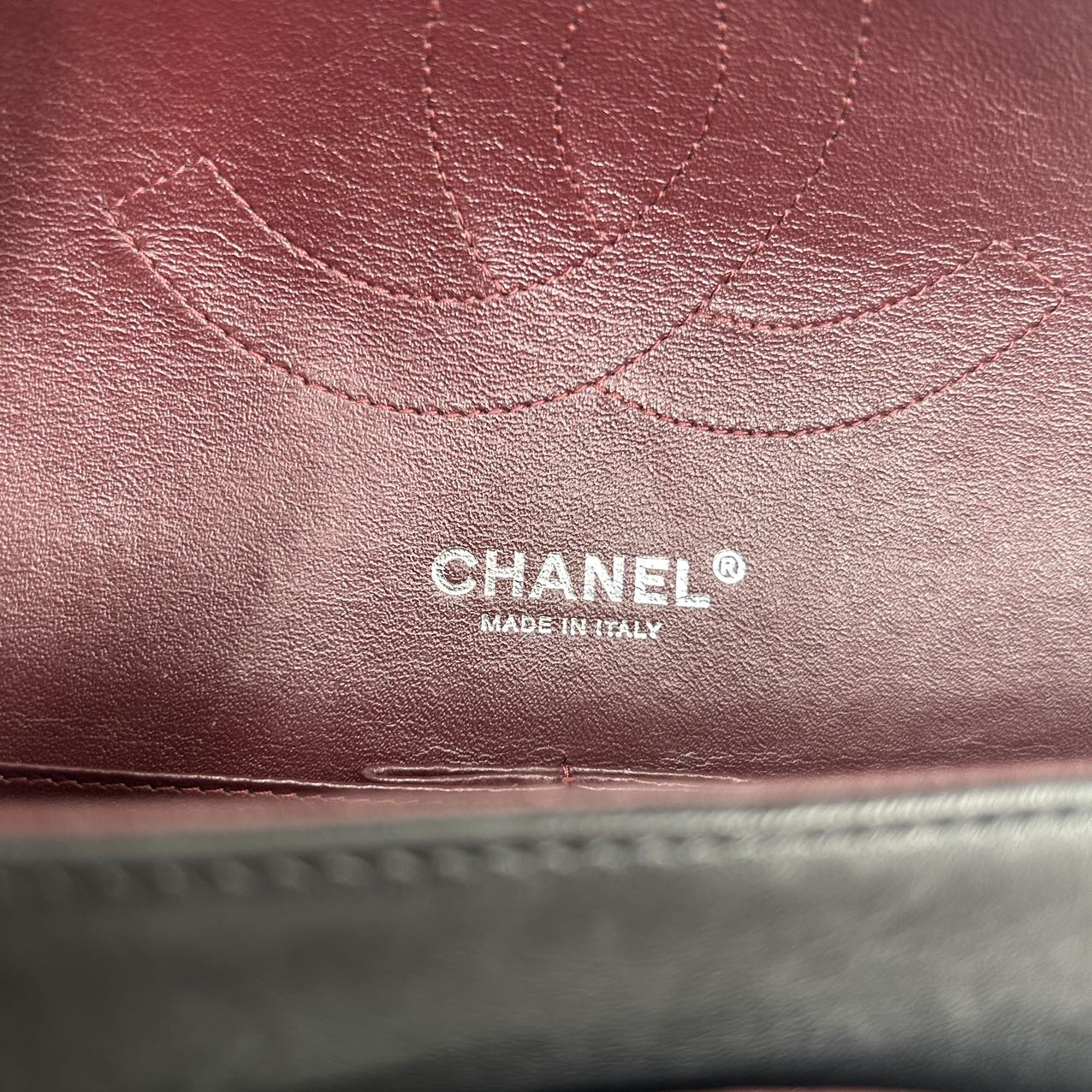 CHANEL<br> Matelassé mit Doppelklappe