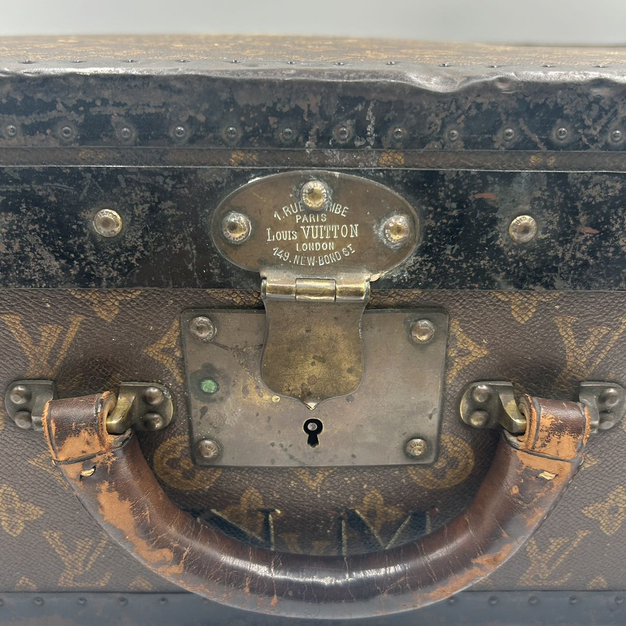 LOUIS VUITTON<br>Monogram Trunk Case