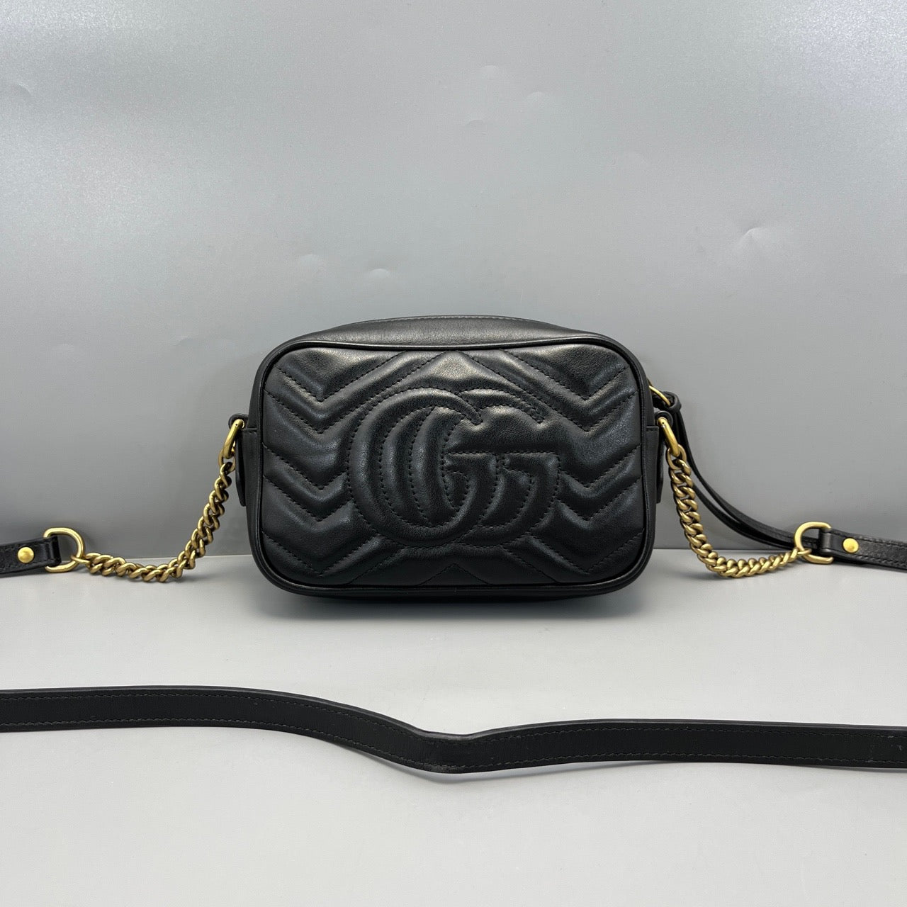 GUCCI<br>Shoulder Bag