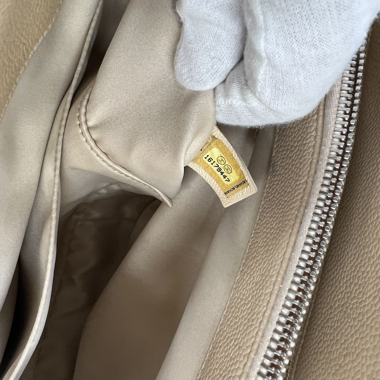 CHANEL<br> GST Caviar Beige