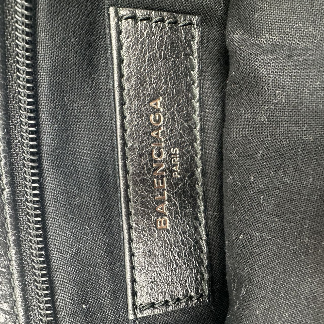 BALENCIAGA<br> Clutch aus Leder