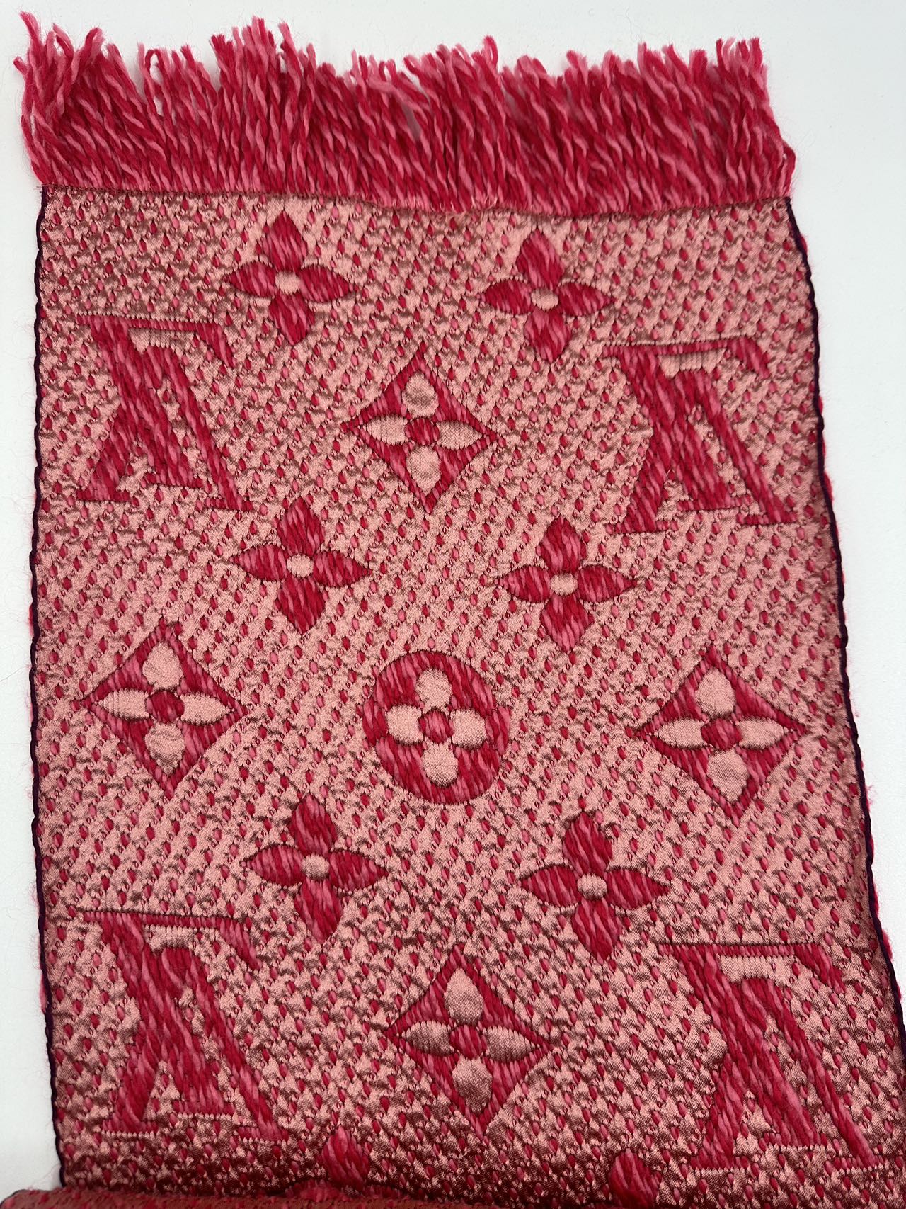 LOUIS VUITTON<br>Logo Wool Silk Scarf