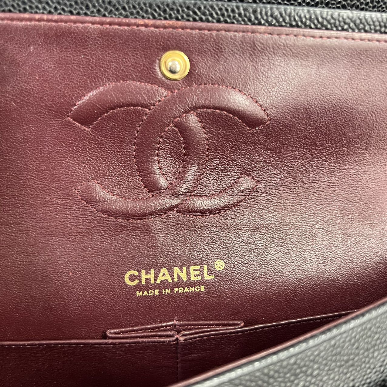 CHANEL<br> Matelassé Kaviar Schwarz