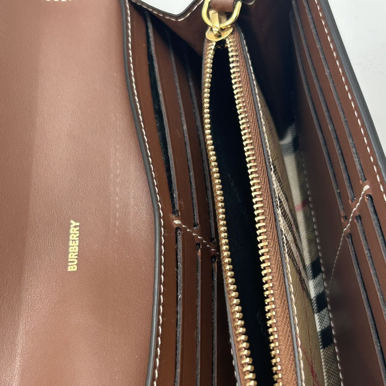 BURBERRY<br>Check and Leather Long Wallet 8057973