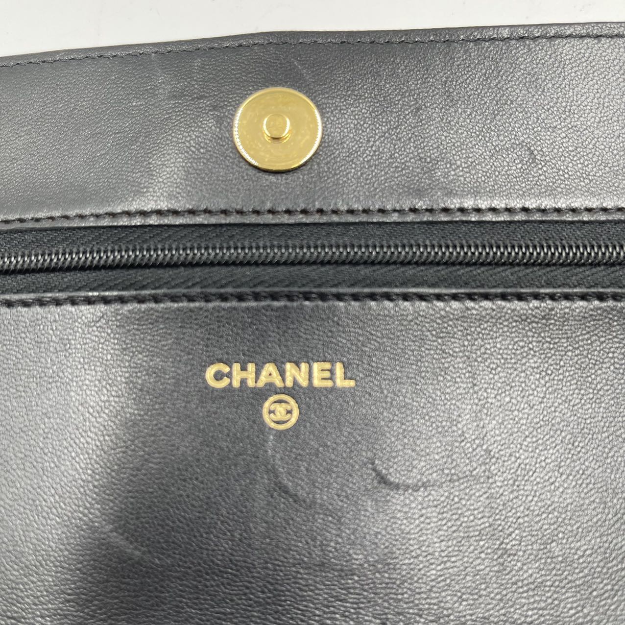 CHANEL<br> Matelassé-Geldbörse mit Kette