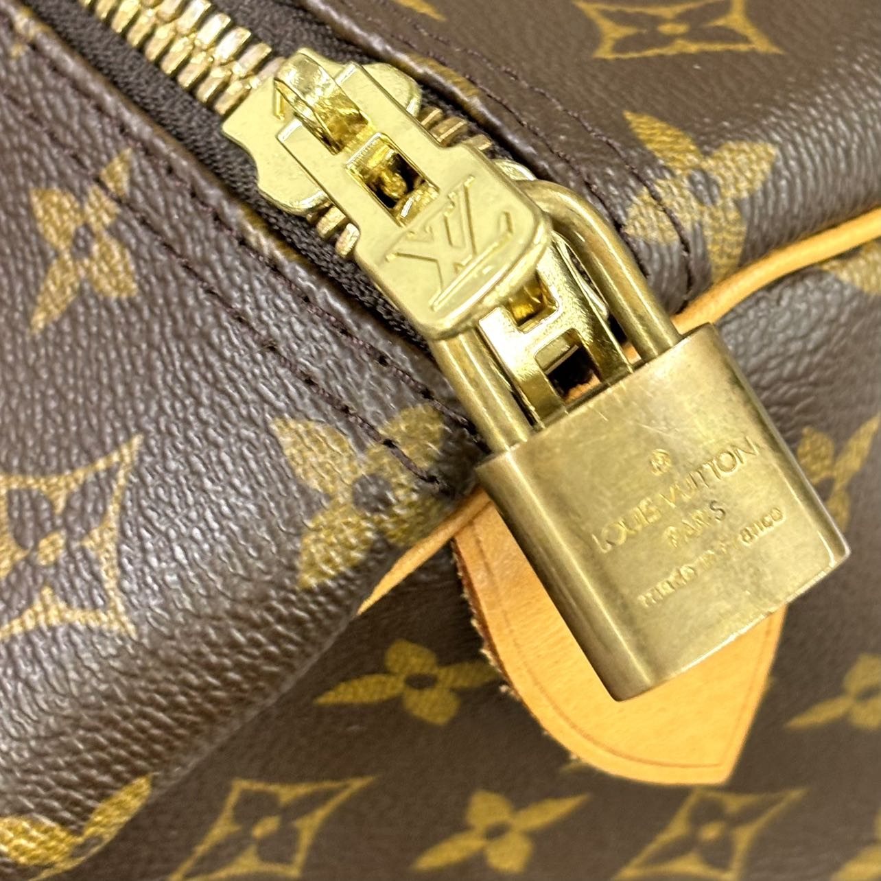 LOUIS VUITTON <br> Monogram Keepall 60