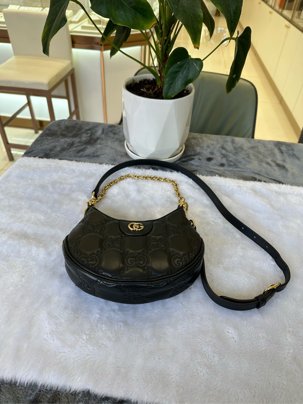 GUCCI<br>Shoulder Bag