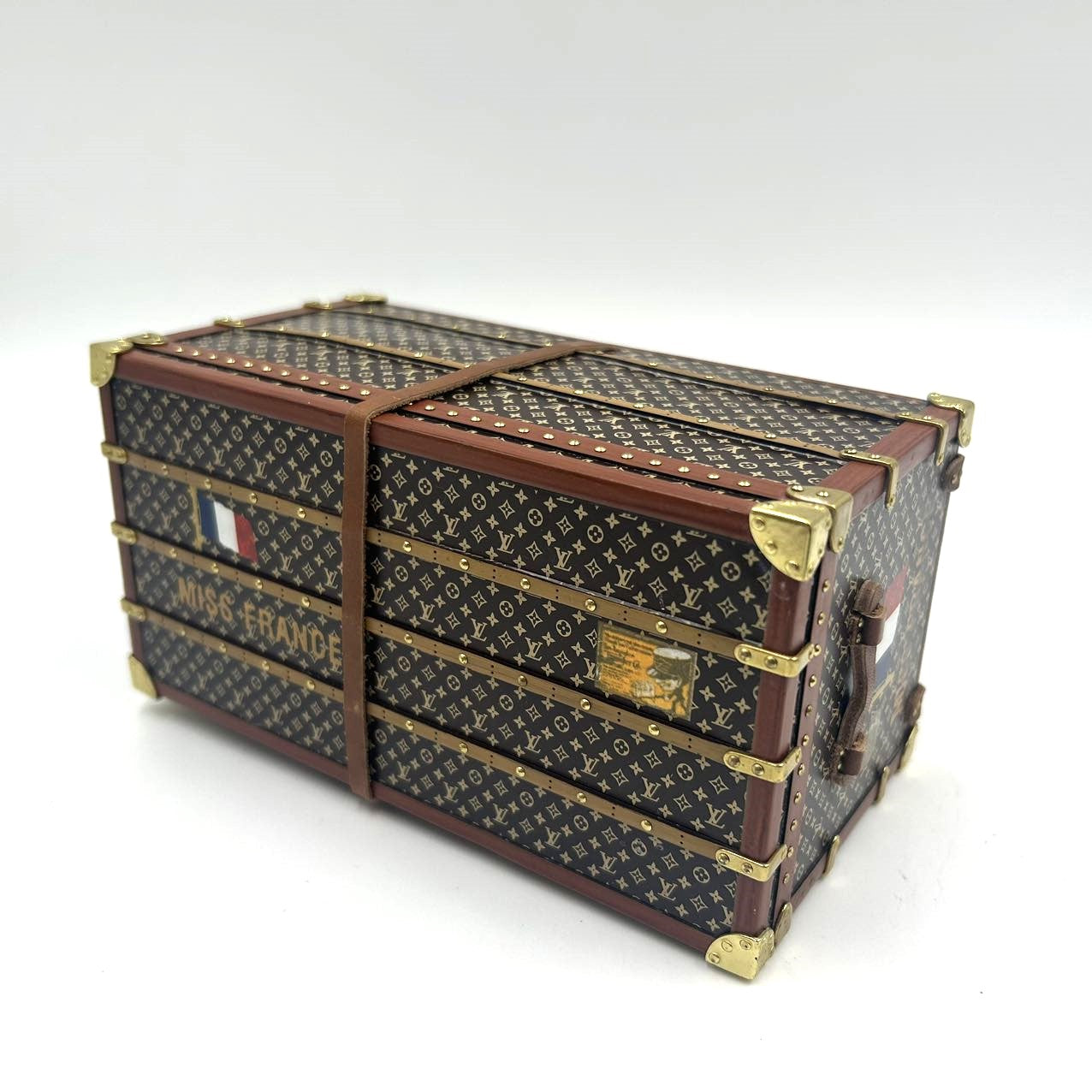 LOUIS VUITTON<br> Briefbeschwerer „Miss France Trunk“