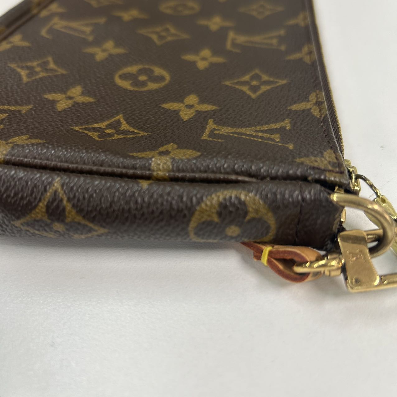 LOUIS VUITTON<br>Accessoire Monogram