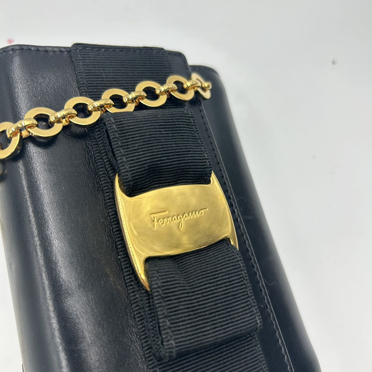 FERRAGAMO<br>Vara Chain Pochette BK